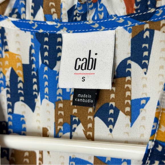 CAbi Jigsaw Top | Patterned Sleeveless Blouse | Blue, Brown, White Spring 6106 - Picture 5 of 13